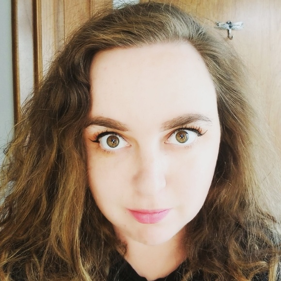 Meet your Posher, Hanna - Picture 1 of 3